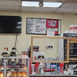 Menu price as of 9/13/2023 One of the few donuts shops that sell half dozen donuts.