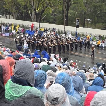 Rose Parade Route - Festivals Near Me - Pasadena, California