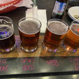 Always an amazing time at the Draft House. Great food, great drinks and excellent service. Thanks Tanya and Chad.