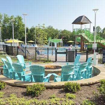 Compass Hotel Pigeon Forge - Fire pit/pool - Hotels Near Me - Pigeon Forge, Tennessee Compass Hotel Pigeon Forge - Fire pit/pool - Hotels Near Me - Pigeon Forge, Tennessee