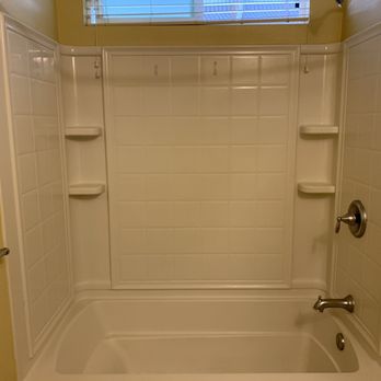 Denieces Housekeeping - Looks almost brand new(hall bathtub) - Home Cleaning Near Me Denieces Housekeeping - Looks almost brand new(hall bathtub) - Home Cleaning Near Me
