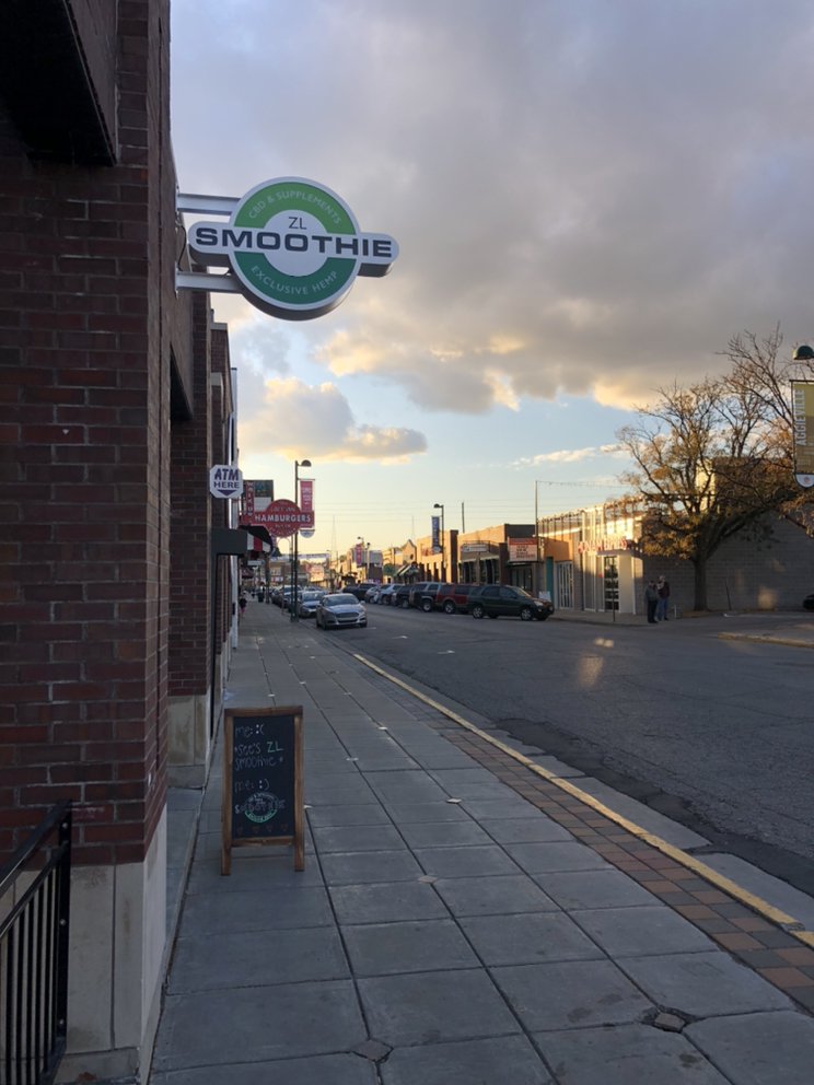 ZL SMOOTHIE Updated June 2024 1101 Moro St, Manhattan, Kansas