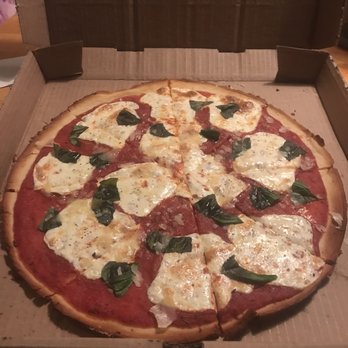 Ipie Pizzeria - Margarita Pizza, gluten free crust - Pizza Near Me - Killington, Vermont