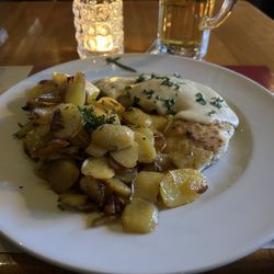 Jok's Steakhouse - Hamburger Pannfisch für 10,40€. Alles aufgegessen....