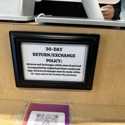 Where's it say STORE CREDIT ONLY? Oh.. it doesn't. Where's it say STORE CREDIT ONLY? Oh.. it doesn't.