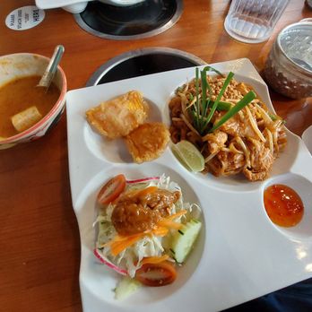 Muan Jai Thai Kitchen - Pad Thai lunch set (with salad, sweet potato tempura, Tom Yum Goong) - Thai Near Me - Chicago, Illinois Muan Jai Thai Kitchen - Pad Thai lunch set (with salad, sweet potato tempura, Tom Yum Goong) - Thai Near Me - Chicago, Illinois