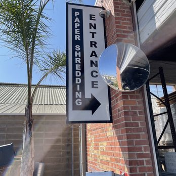 Berkeley Shreds - Entrance from the parking lot. - Shredding Services Near Me - Berkeley, California