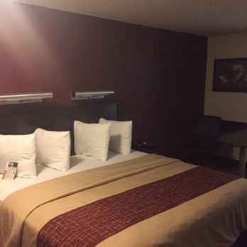 Red Roof PLUS - Hotels Near Me - Framingham, Massachusetts Red Roof PLUS - Hotels Near Me - Framingham, Massachusetts