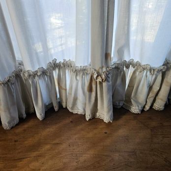 The Richards House Bed & Breakfast Inn - Need new curtains? - Hotels Near Me - Dubuque, Iowa The Richards House Bed & Breakfast Inn - Need new curtains? - Hotels Near Me - Dubuque, Iowa