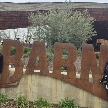 Drake’s: The Barn - Sunday, 1/25/2026 - @Drake's The Barn sign - Breweries Near Me - West Sacramento, California Drake’s: The Barn - Sunday, 1/25/2026 - @Drake's The Barn sign - Breweries Near Me - West Sacramento, California