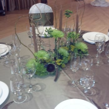 Crystal Springs Florist - Table arrangement - Florists Near Me - Benton Harbor, Michigan Crystal Springs Florist - Table arrangement - Florists Near Me - Benton Harbor, Michigan