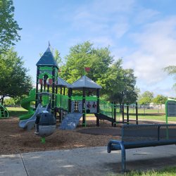 Garin Fields Park - 2-5 years old play area, lots of shade in the early morning today