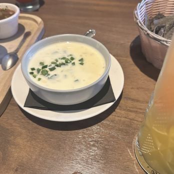 Taha Mexican Kitchen - Queso con Chile - Mexican Near Me - Kansas City, Missouri