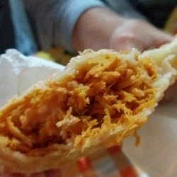 Tata Pastelaria & Lanchonete - Pastel de frango com catupiry