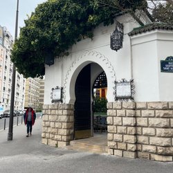 La Mosquée - Outside