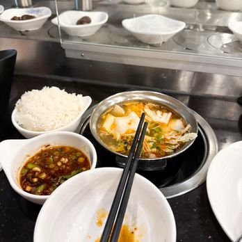Revopot - Tom Yum, Flavor 8/10 - Chinese Near Me - San Jose, California