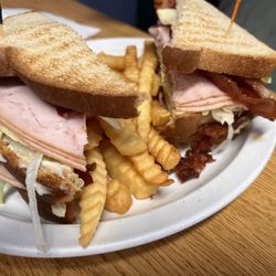 Surgoinsville Country Kitchen - Club sandwich