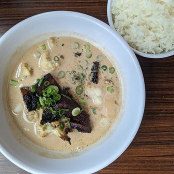 Eem - 5/5 burnt ends white Curry. This was delicious! Would recommend as it is unique to this location - Cocktail Bars Near Me - Portland, Oregon