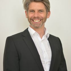 Brussels Chiropractic - Chiropractor Declan Murphy