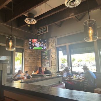 Chili's - Inside - American Near Me - Murrieta, California