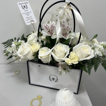 Fleur de Abeille - Floral Designers Near Me Fleur de Abeille - Floral Designers Near Me