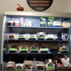 Lummi Bay Market at Exit 260 - Side deli items available