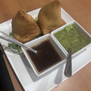 Tandoori Vibes - Vegetable Samosas (2 Pieces) - Indian Near Me - San Diego, California Tandoori Vibes - Vegetable Samosas (2 Pieces) - Indian Near Me - San Diego, California