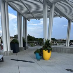 Town Center on Main - Eating area