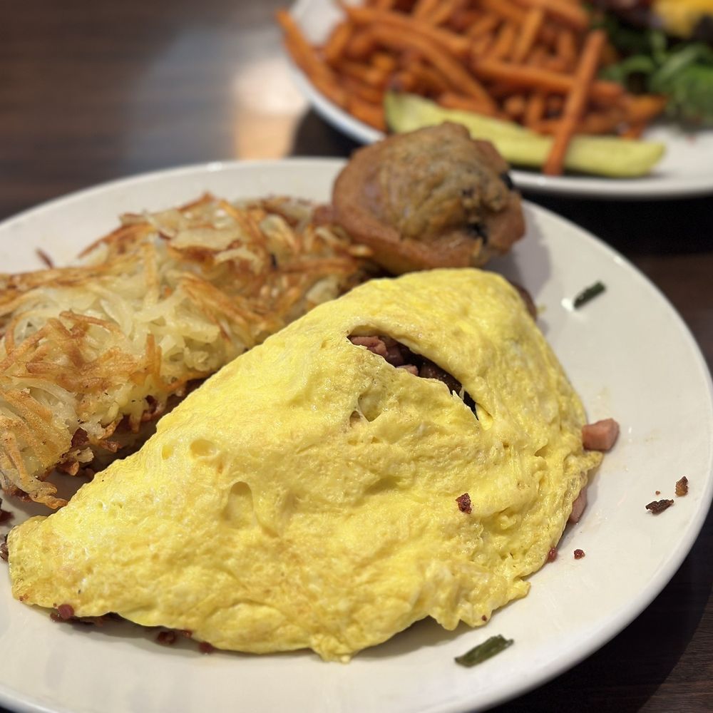 Broken Yolk Cafe - Meat lover omelette - Breakfast & Brunch Near Me - El Centro, California