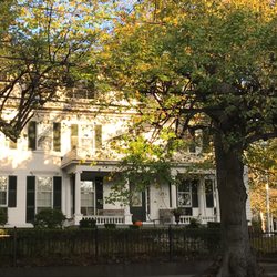 Bradford-Dimond-Norris House - Bradford-Dimond-Norris B&B in October 2017. Love!