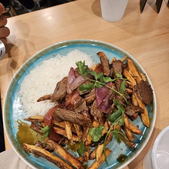 Bilia Eatery - Lomo saltado - Breakfast & Brunch Near Me - Castle Hills, Texas