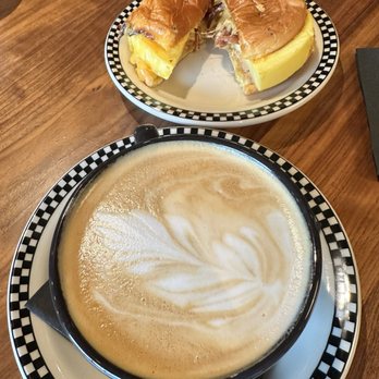 The Junto - Lots of tables in the lobby so you can bring your Maudines order there and eat it in comfort! - Hotels Near Me - Columbus, Ohio The Junto - Lots of tables in the lobby so you can bring your Maudines order there and eat it in comfort! - Hotels Near Me - Columbus, Ohio