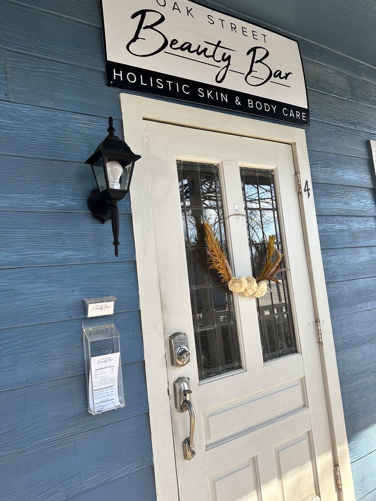 Oak Street Beauty Bar Logo