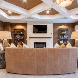 The Goldton at Venice - Quiet library at The Goldton at Venice for reading and relaxation.