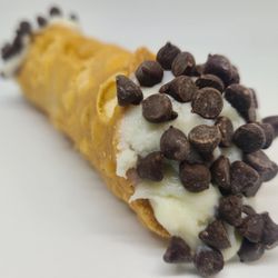 Sweet T's Gelato & Cafe - Cannoli made to order