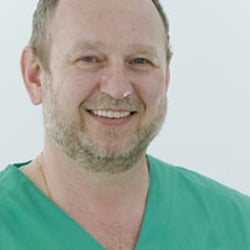 Dr.med.univ Dr.med.dent. Fa. f. Zahn Mund und Kieferheilkunde