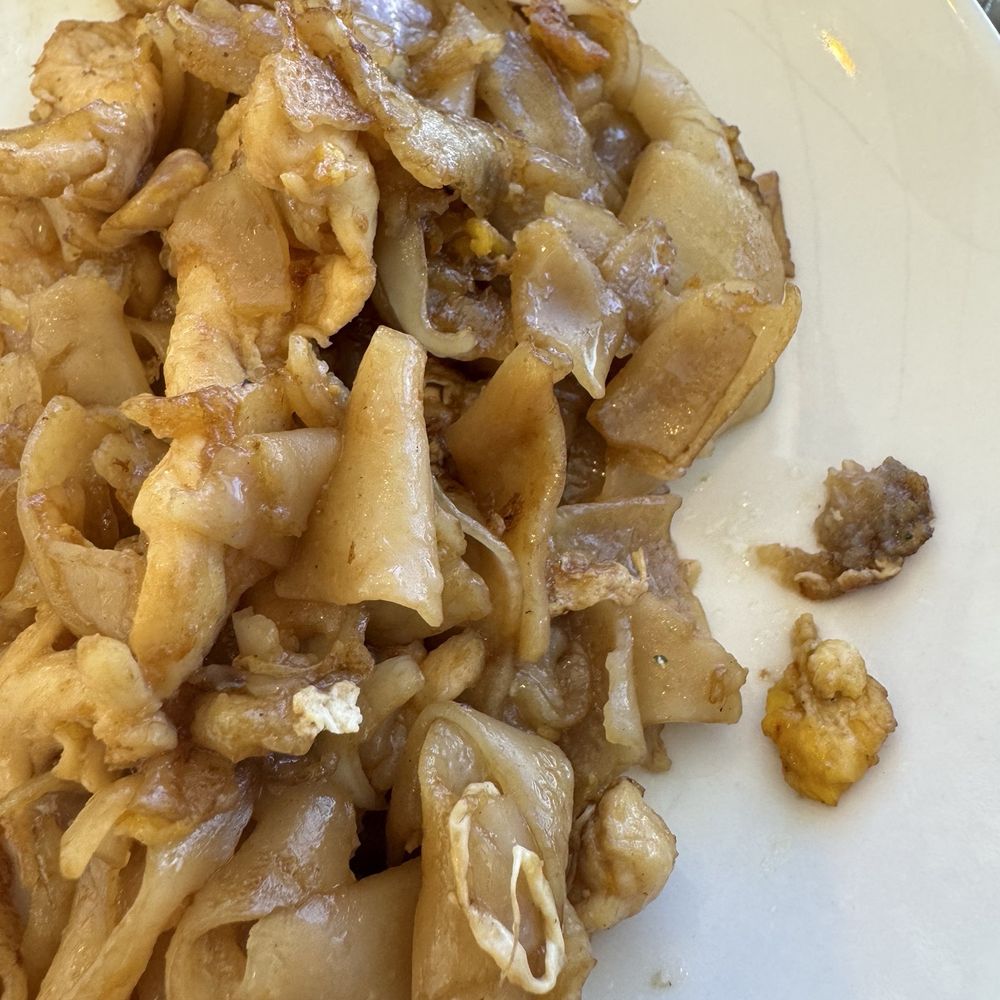 Lucky's Thai Pantry - 39. Pad See Ew - Thai Near Me - Orange, California