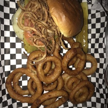 Whiskey Roads - Green Chile burger topped with pepper jack cheese, grilled green chili, roasted tomato, crispy onions and aioli sauce :) yummmmmm - Bars Near Me - Tucson, Arizona Whiskey Roads - Green Chile burger topped with pepper jack cheese, grilled green chili, roasted tomato, crispy onions and aioli sauce :) yummmmmm - Bars Near Me - Tucson, Arizona