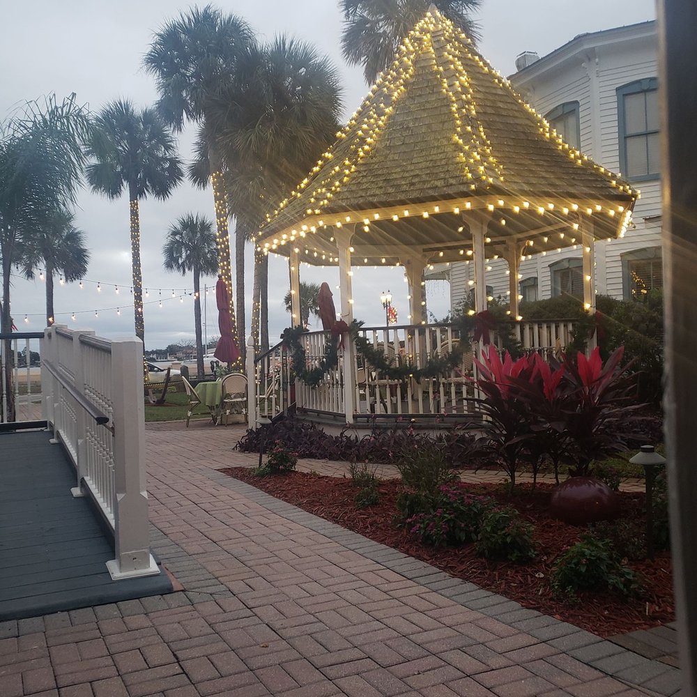 Bayfront Marin House - Beautiful Christmas lights and decorations! - Hotels Near Me - Saint Augustine, Florida