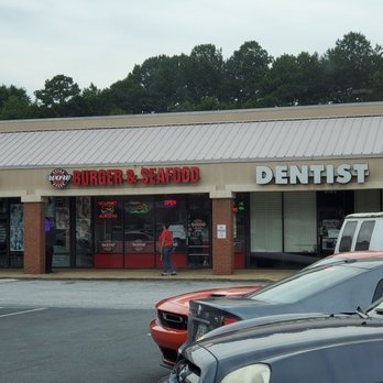 Wow Burger & Seafood - Front Entrance - Chicken Wings Near Me - Lithonia, Georgia