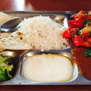 Badshah - Badshah Thali: Chicken & Lamb Curry with Naan, Rice. Yougurt and salad to cool everything down. - Indian Near Me - Hamburg, HH Badshah - Badshah Thali: Chicken & Lamb Curry with Naan, Rice. Yougurt and salad to cool everything down. - Indian Near Me - Hamburg, HH
