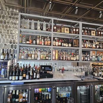 Maison Margaux - bar area - Bars Near Me - Minneapolis, Minnesota