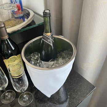 Padre Hotel - Champagne! - Hotels Near Me - Bakersfield, California Padre Hotel - Champagne! - Hotels Near Me - Bakersfield, California
