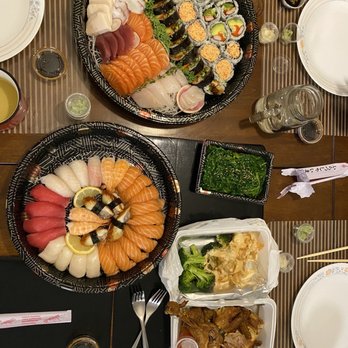 Yamato Sushi - Medium Combination Platter - Sushi Bars Near Me - Aurora, Ontario