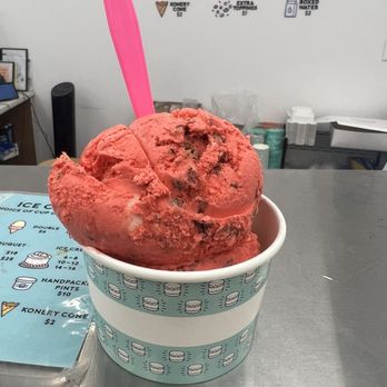Stuffed Ice Cream - Red velvet cheesecake - Ice Cream & Frozen Yogurt Near Me - Brooklyn, New York
