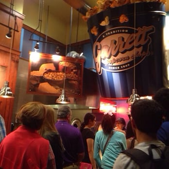 Garrett Popcorn Shops - Crowded Store with long line - Popcorn Shops Near Me - Chicago, Illinois