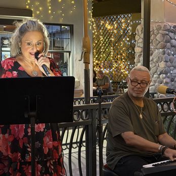 Tre Bicchieri - Evening Music Norma and Don - Wine Bars Near Me - Glendale, Arizona