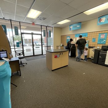 The UPS Store - Lobby - Shipping Centers Near Me - Pearland, Texas