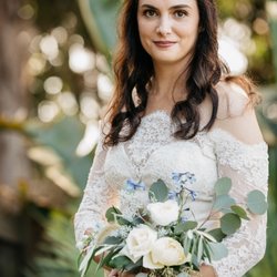 This bride wanted an ultra-simple yet sophisticated bouquet.