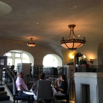 Rundle Bar - Lounges Near Me - Banff, Alberta Rundle Bar - Lounges Near Me - Banff, Alberta